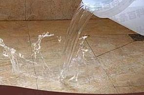 九寨沟漏水维修 免砸砖防水材料该如何施工